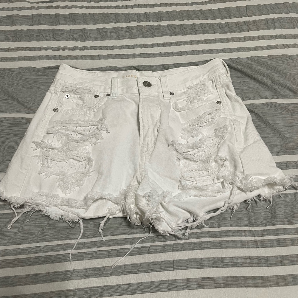 American Eagle White Ripped Shorts, Lace Pattern behind the rips, Size 4